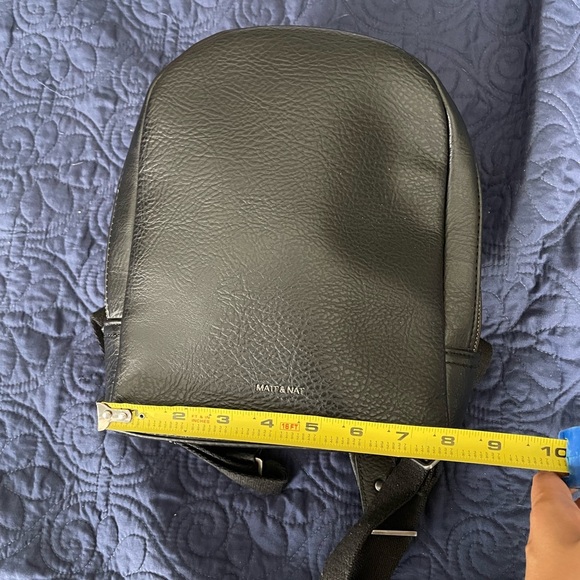 Matt & Nat Olly Vegan Bag Purity in Black mini backpack - Picture 8 of 11